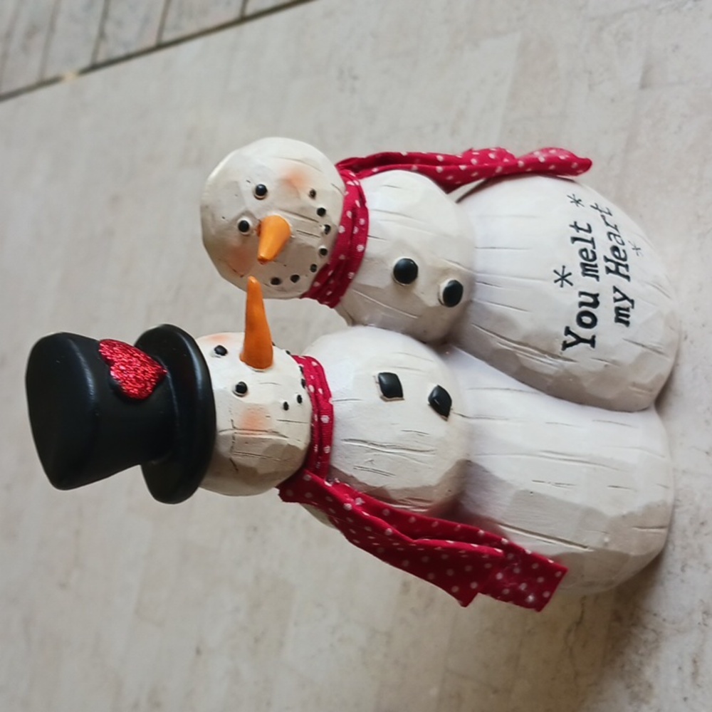 Vintage Snowman couple figurine/"carved wood" hand painted,, 5 1/2" tall..New. - Picture 2 of 12